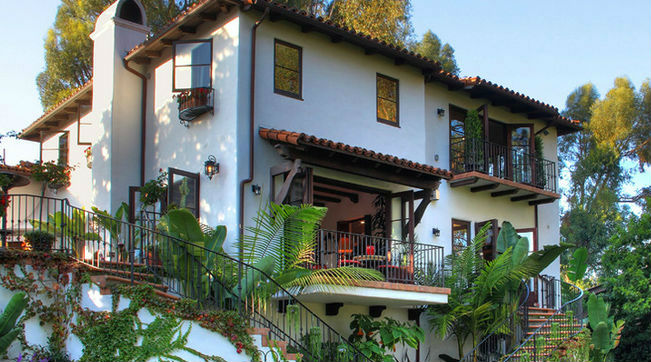 Spanish Style House With Courtyard In The Middle Best Home Style Inspiration